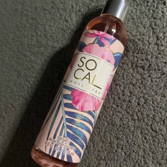 Hollister Must-Have Collection SoCal Body Mist Women's 8 fl oz, 236 ml - Picture 1 of 3